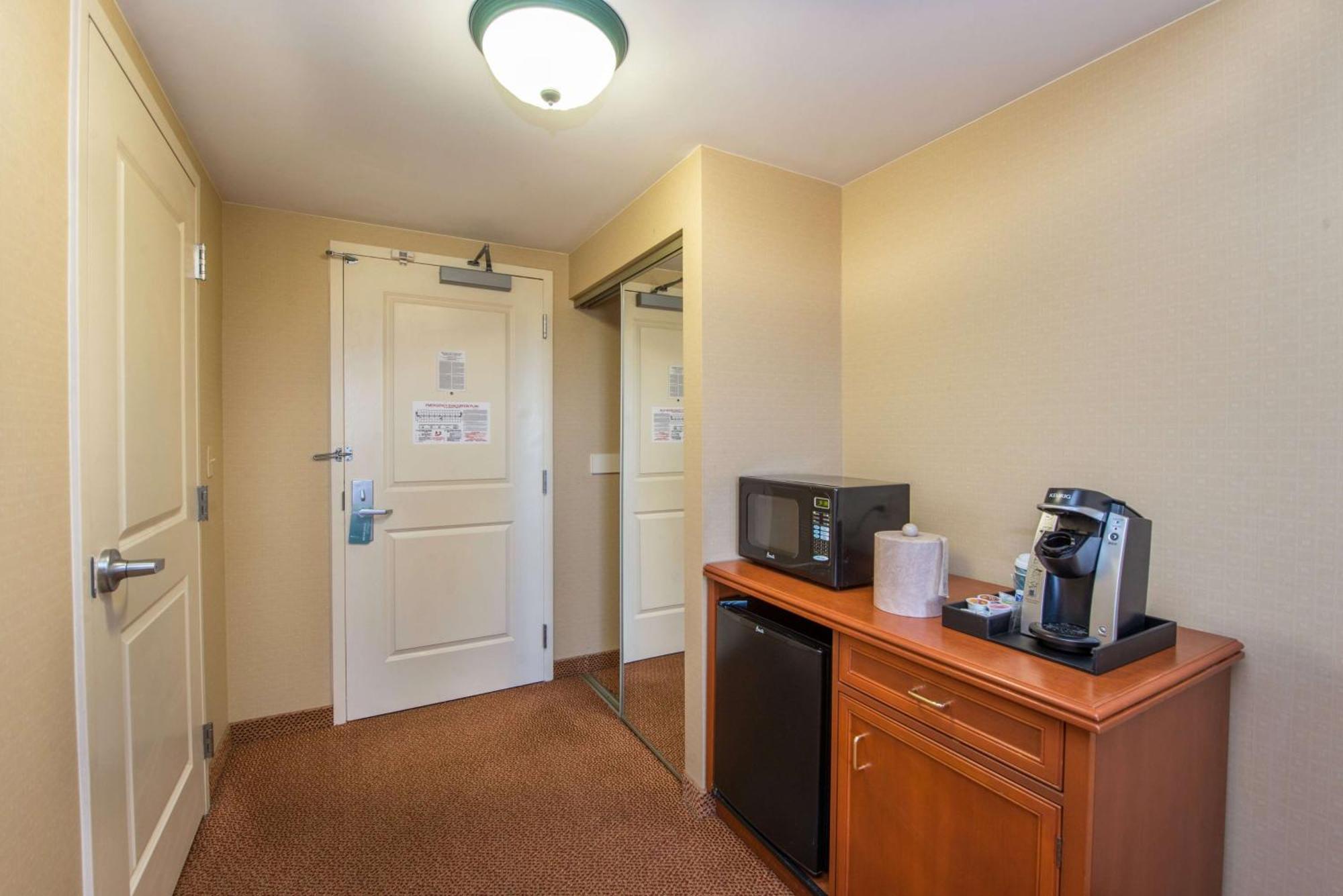 Hilton Garden Inn Fishkill Ngoại thất bức ảnh